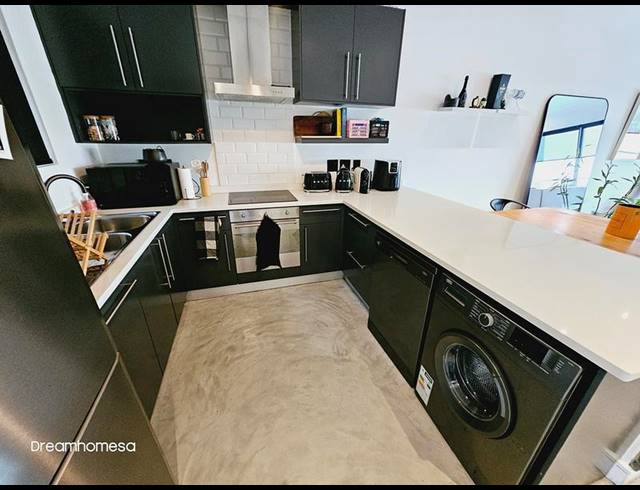 2 BEDROOM APARTMENT FOR SALE IN BRYANSTON